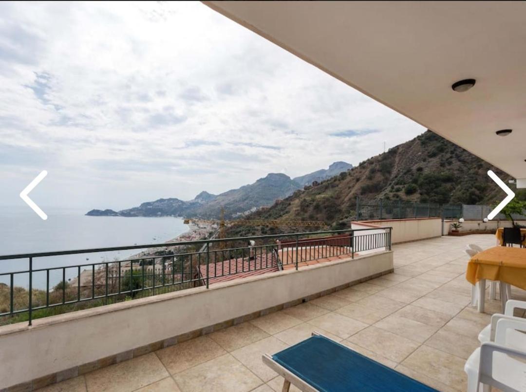 La Nave Sul Mare Di Taormina Acomodação com café da manhã Letoianni Exterior foto